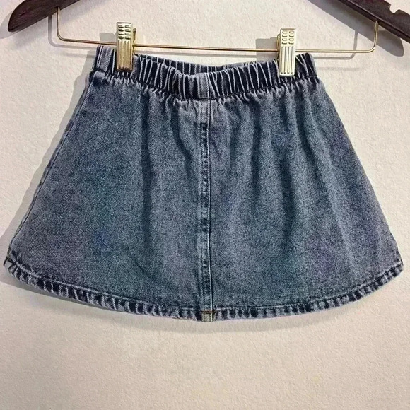 Girls size 5 Mini Denim Pleated Side Skirt Elastic Waist/ Trendy - Picture 4 of 10